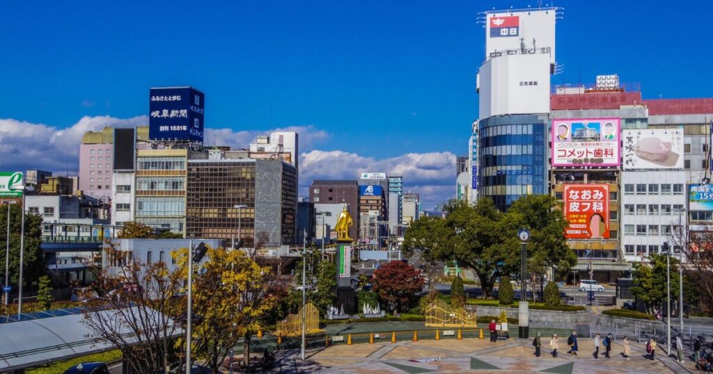 岐阜駅前